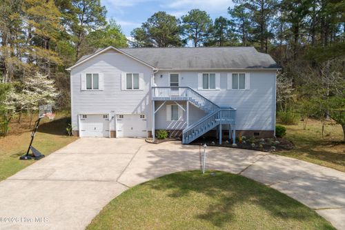 1121 Barkentine Dr, New Bern, NC, 28560-7148 | Card Image