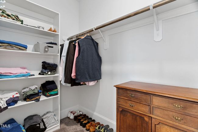 Closet 2 | Image 27