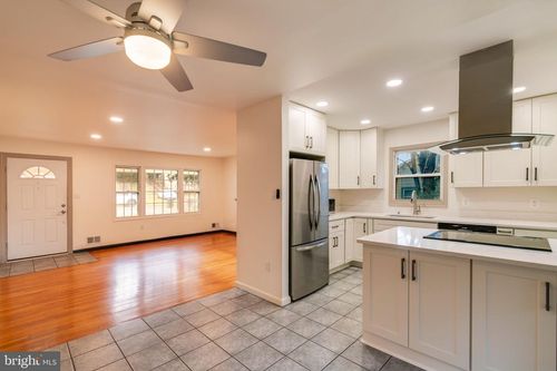 6502 Carriage Dr, ALEXANDRIA, VA, 22310-3304 | Card Image
