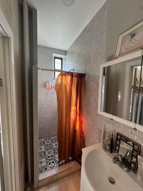 1728 Greene Ave, Ridgewood, NY, 11385-1779 | Card Image