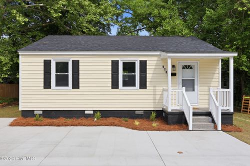 910 Simmons St, New Bern, NC, 28560-5350 | Card Image