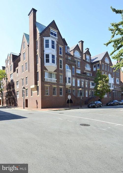 bh304-115 N Lee St, ALEXANDRIA, VA, 22314-3258 | Card Image