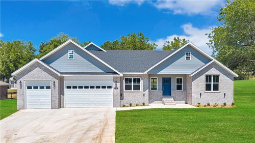 28 Lakeside Dr, Holiday Island, AR, 72631-4520 | Card Image
