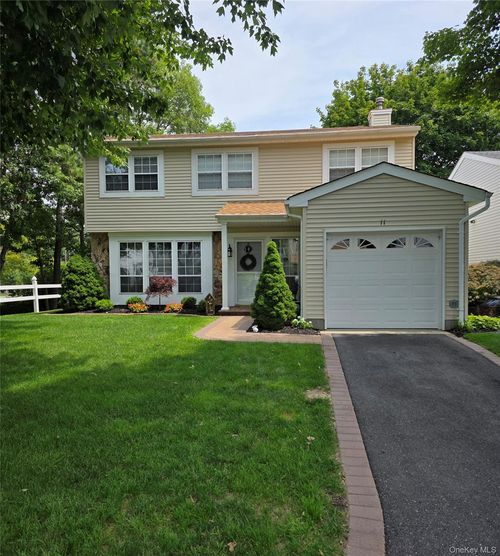 11 Colony Dr, Holbrook, NY, 11741-2807 | Card Image