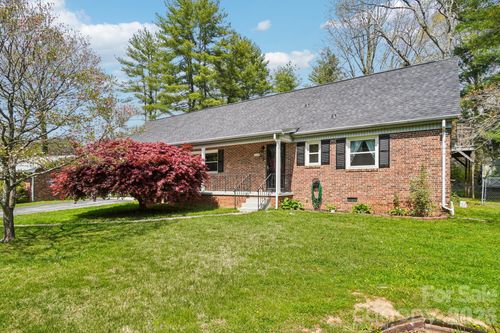 710 Heatherwood Dr, Hendersonville, NC, 28792-5859 | Card Image