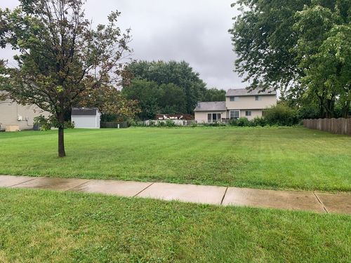 84 W Lynn Street, South Elgin, IL, 60177 | Card Image