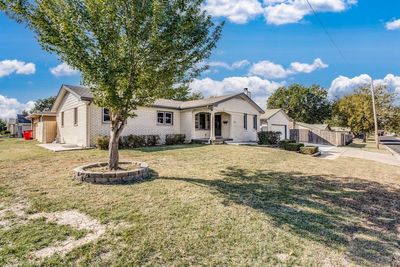 Single story home featuring a front yard | Image 2