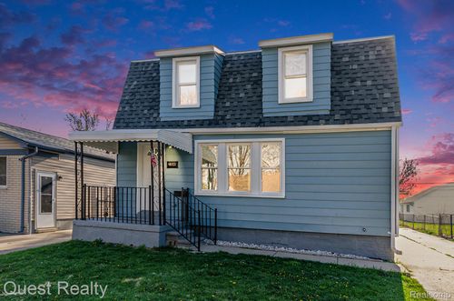 23040 Shakespeare Ave, Eastpointe, MI, 48021-1718 | Card Image