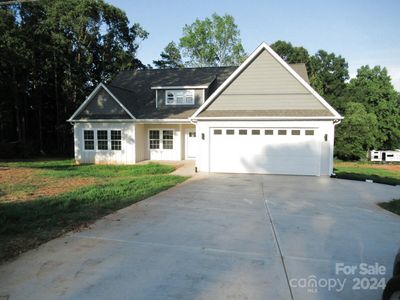 227 Golf Course Road, House other with 3 bedrooms, 2 bathrooms and null parking in Maiden NC | Image 1