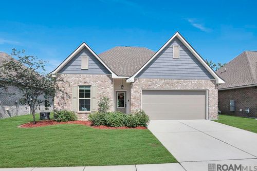 8242 Treeline Ave, Gonzales, LA, 70737-5511 | Card Image