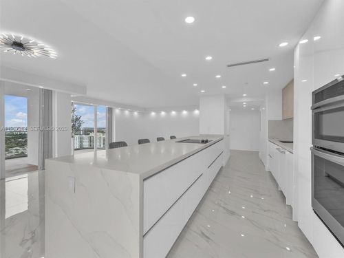 apt-25d-19707 Turnberry Way, Aventura, FL, 33180-2506 | Card Image