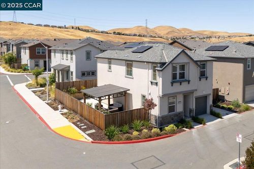 300 Hideaway Ln, Pittsburg, CA, 94565-5566 | Card Image