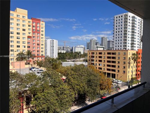 apt-611-546 Sw 1st St, Miami, FL, 33130-1388 | Card Image