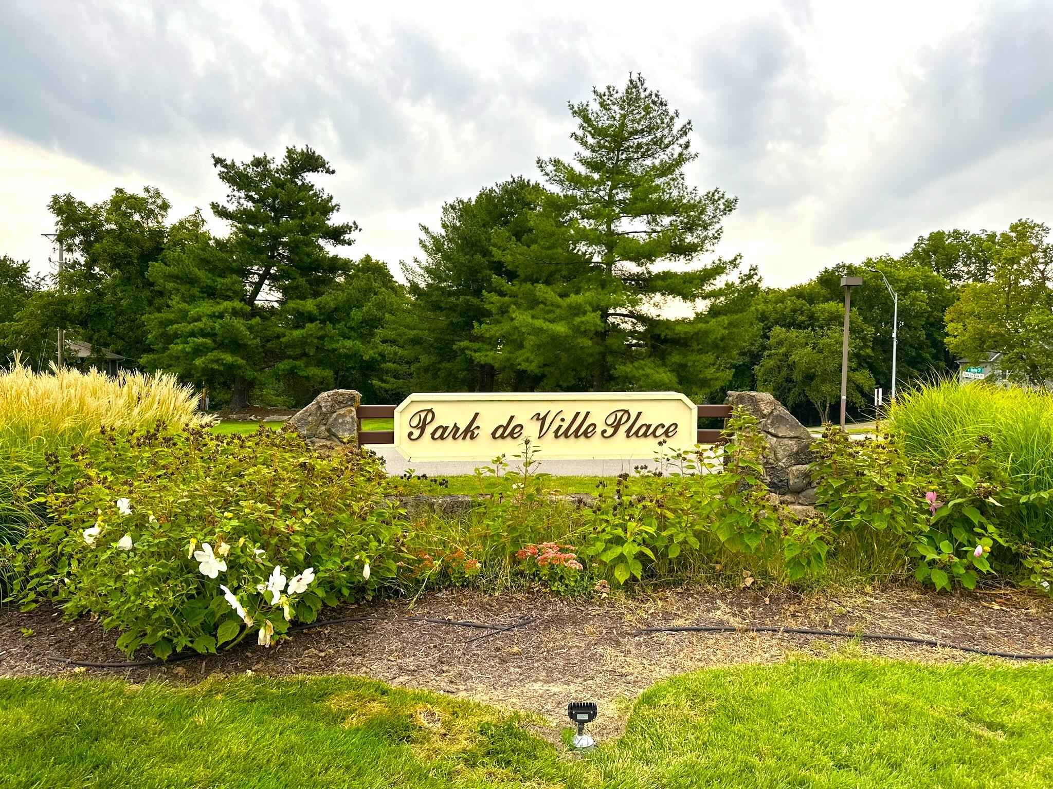 Park DE Ville Pl, Columbia, MO 65203