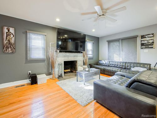 13912 Woodmont Ave, Detroit, MI, 48227-1324 | Card Image