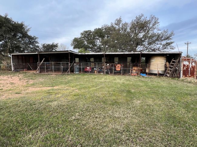 12041 W Ranch Road 152, House other with 5 bedrooms, 3 bathrooms and null parking in Llano TX | Image 6