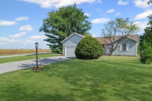 1106 S Spring Lake Rd, Mahomet, IL, 61853-8939 | Card Image