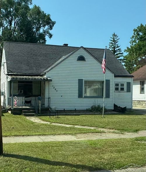 1843 Kendrick St, Saginaw, MI, 48602-1185 | Card Image