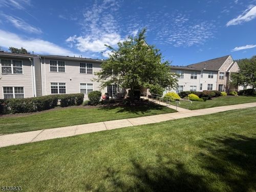10 Parkside Ct, Wayne, NJ, 07470-4010 | Card Image