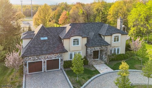 281 Beaufort Ave, Livingston, NJ, 07039-1008 | Card Image