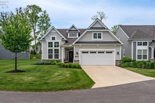 4865 Tradewinds Dr, Port Clinton, OH, 43452-0709 | Card Image