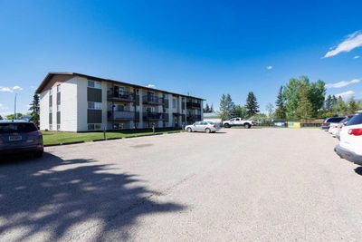 104 - 25 Robinson Ave, Condo with 1 bedrooms, 1 bathrooms and 1 parking in Penhold AB | Image 2