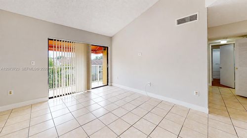 l-304-15600 Sw 80th St, Miami, FL, 33193-3333 | Card Image