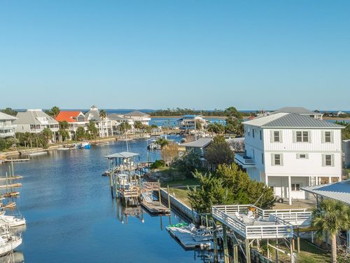 150 Royster Dr, CRAWFORDVILLE, FL, 32327-4626 | Card Image