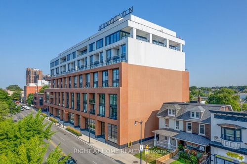 313-2720 Dundas St W, Toronto, ON, M6P0C3 | Card Image