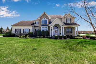 7247 Edgewater Circle, House other with 4 bedrooms, 3 bathrooms and null parking in Pendleton NY | Image 3