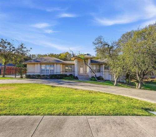 2218 Southern Oaks Dr, Cedar Hill, TX, 75104-6413 | Card Image