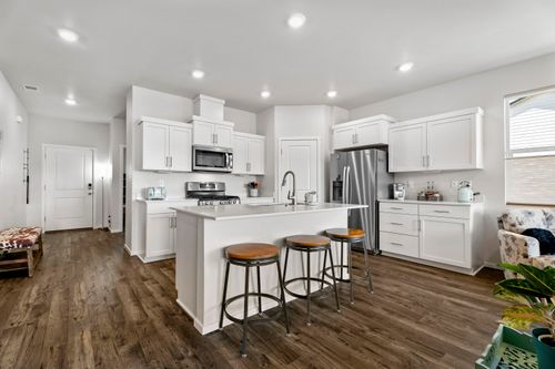 518 Se Stetson Ct, Prineville, OR, 97754-2569 | Card Image
