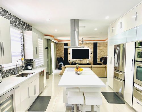 3898 Falcon Ridge Cir, Weston, FL, 33331-5015 | Card Image