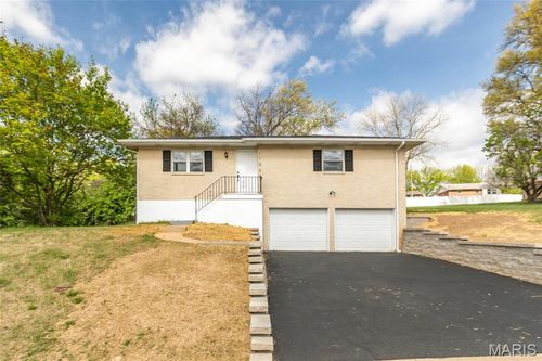 11565 Mehl Ave, Florissant, MO, 63033-7205 | Card Image