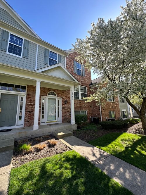 2462 Emily Ln, Elgin, IL, 60124-8743 | Card Image