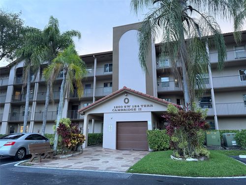 apt-107-1200 Sw 124th Ter, Pembroke Pines, FL, 33027-1983 | Card Image
