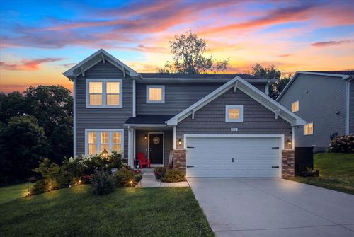 712 Gentry Ln, New Carlisle, IN, 46552-9815 | Card Image