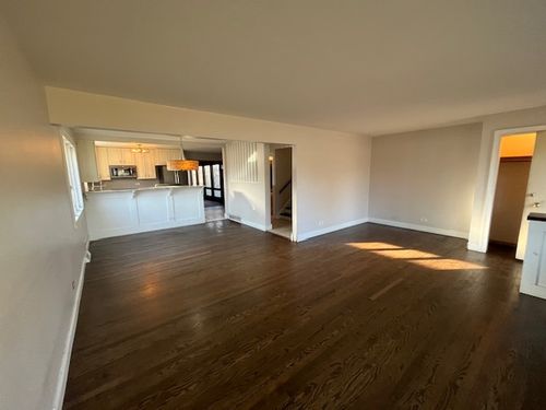 5009 W 101st St, Oak Lawn, IL, 60453-3924 | Card Image