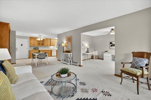 c208-2720 Dale St N, Roseville, MN, 55113-2300 | Card Image