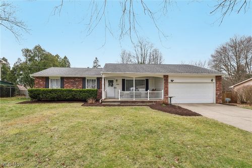 2992 Greenridge Rd, Norton, OH, 44203-6352 | Card Image
