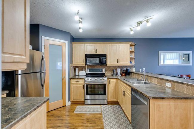 23 Chaparral Ridge Terr Se, Townhouse with 3 bedrooms, 3 bathrooms and 2 parking in Calgary AB | Image 5