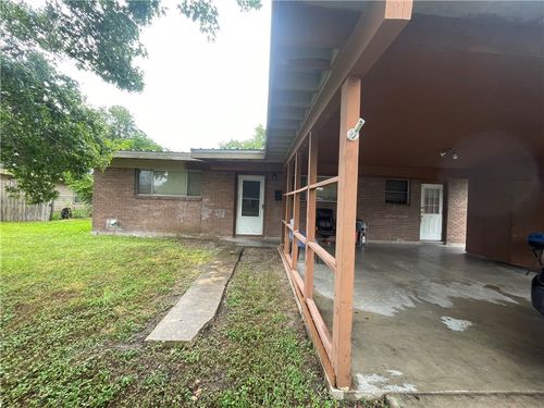 711 Hybiscus, Victoria, TX, 77901 | Card Image