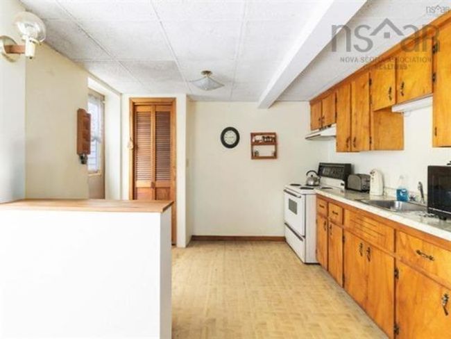 66 Maple Ave, Home with 6 bedrooms, 0 bathrooms and null parking in Lunenburg NS | Image 21