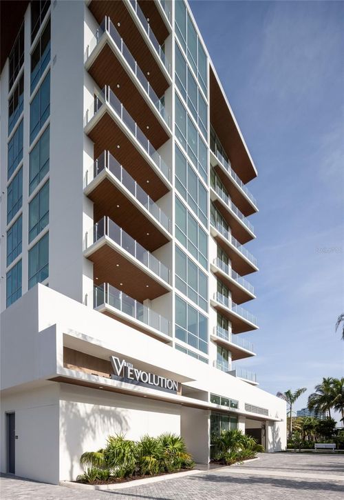 702-111 Golden Gate Pt, Sarasota, FL, 34236-6986 | Card Image