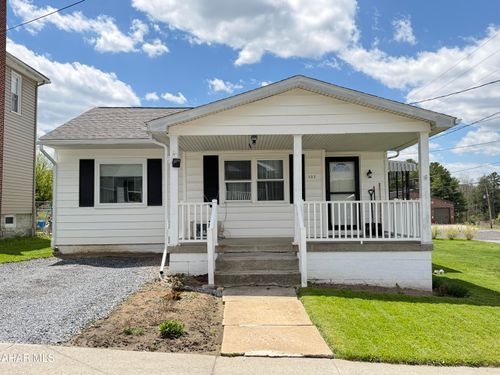 137 Hickory St, Ashville, PA, 16613-1005 | Card Image