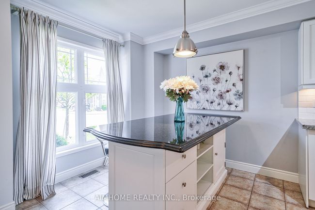 9 - 2189 Postmaster Dr, Condo with 3 bedrooms, 3 bathrooms and 2 parking in Oakville ON | Image 5
