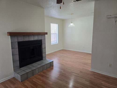 d-8705 Schick Rd, Austin, TX, 78729-5469 | Card Image