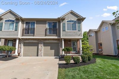 32 - 50490 Beechwood Court, Condo with 2 bedrooms, 2 bathrooms and null parking in Plymouth Twp MI | Image 1