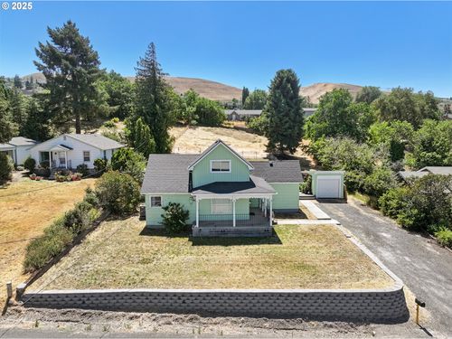 2510 E 10th St, The Dalles, OR, 97058-4015 | Card Image