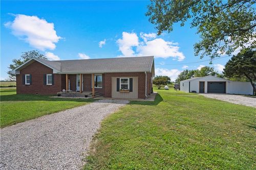 16002 Lyon Rd, Altamont, KS, 67330-9232 | Card Image
